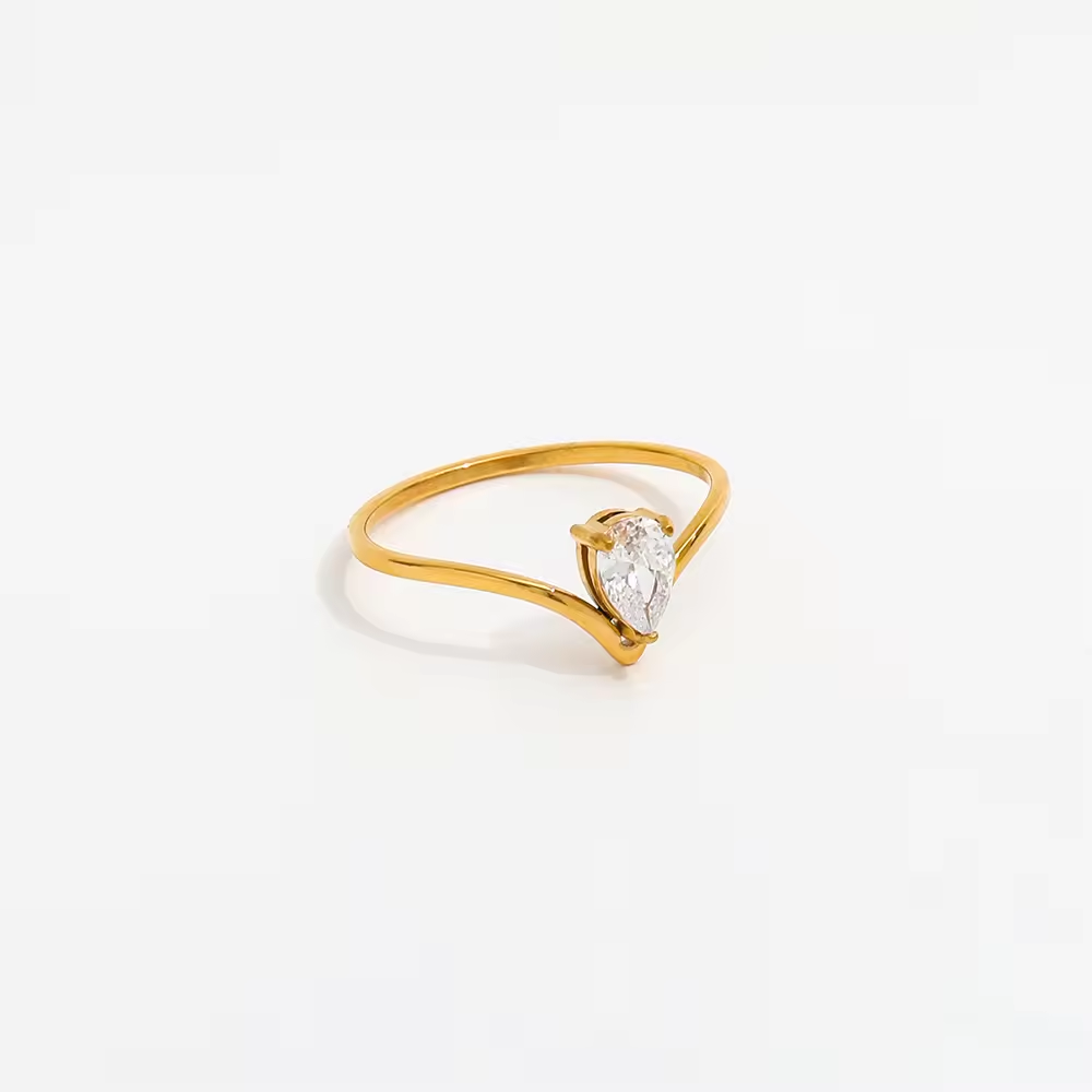 CRYSTAL DIAMOND RING