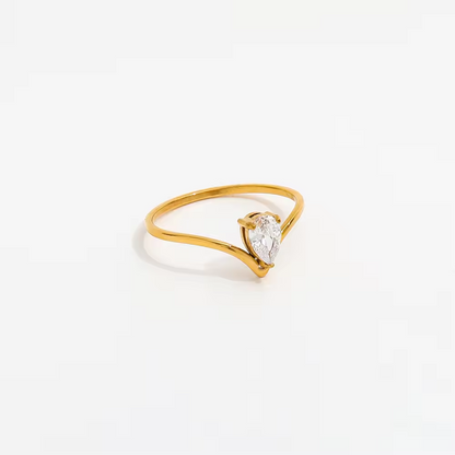 CRYSTAL DIAMOND RING