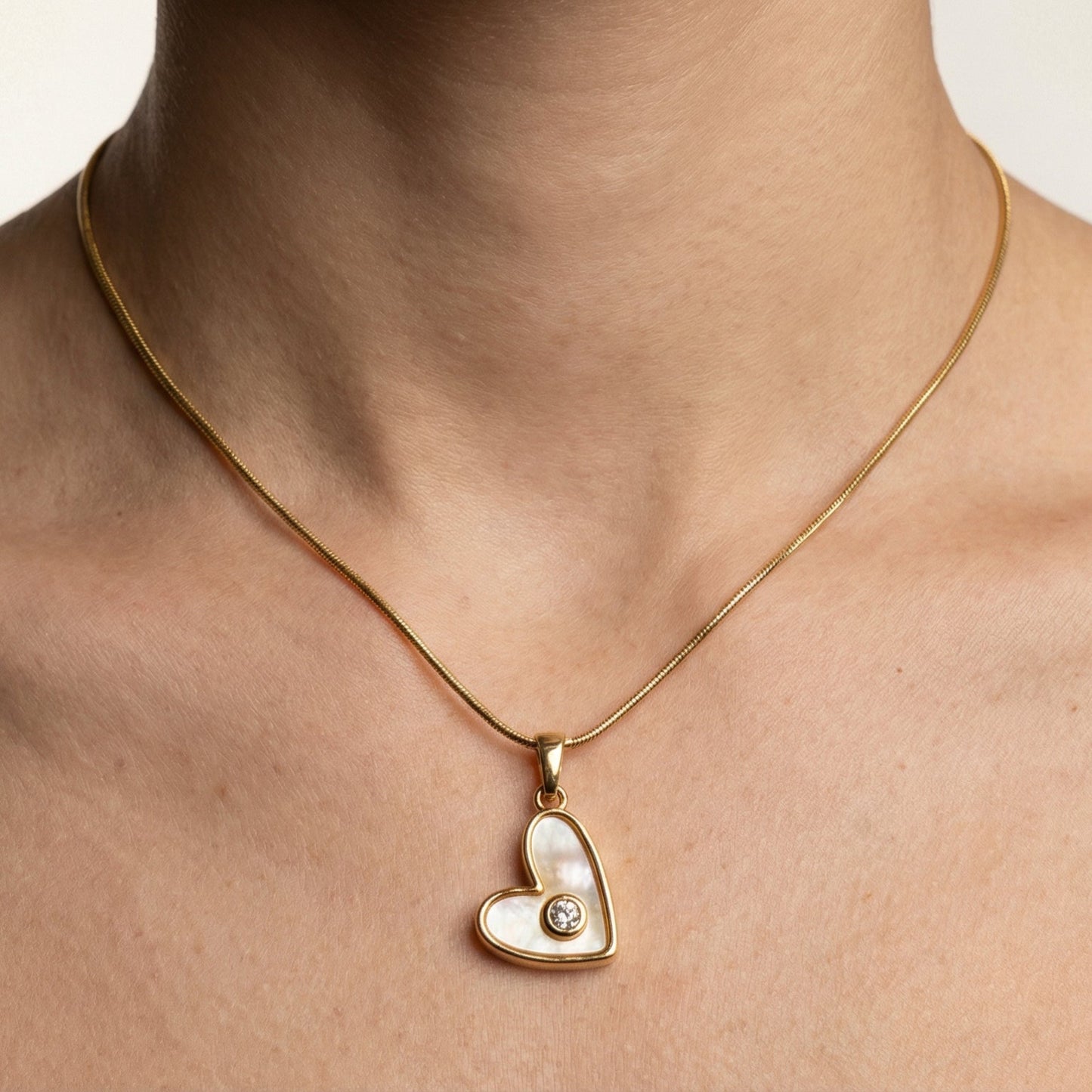 IVORIA EMBRACE NECKLACE