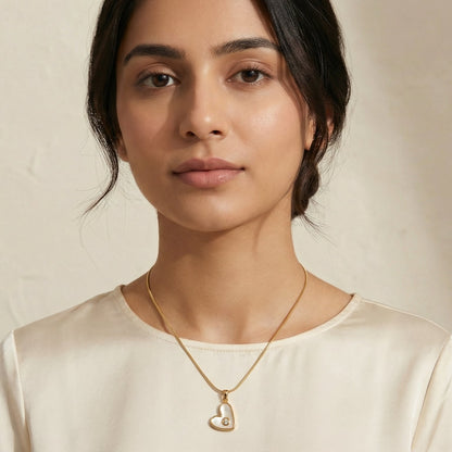 IVORIA EMBRACE NECKLACE