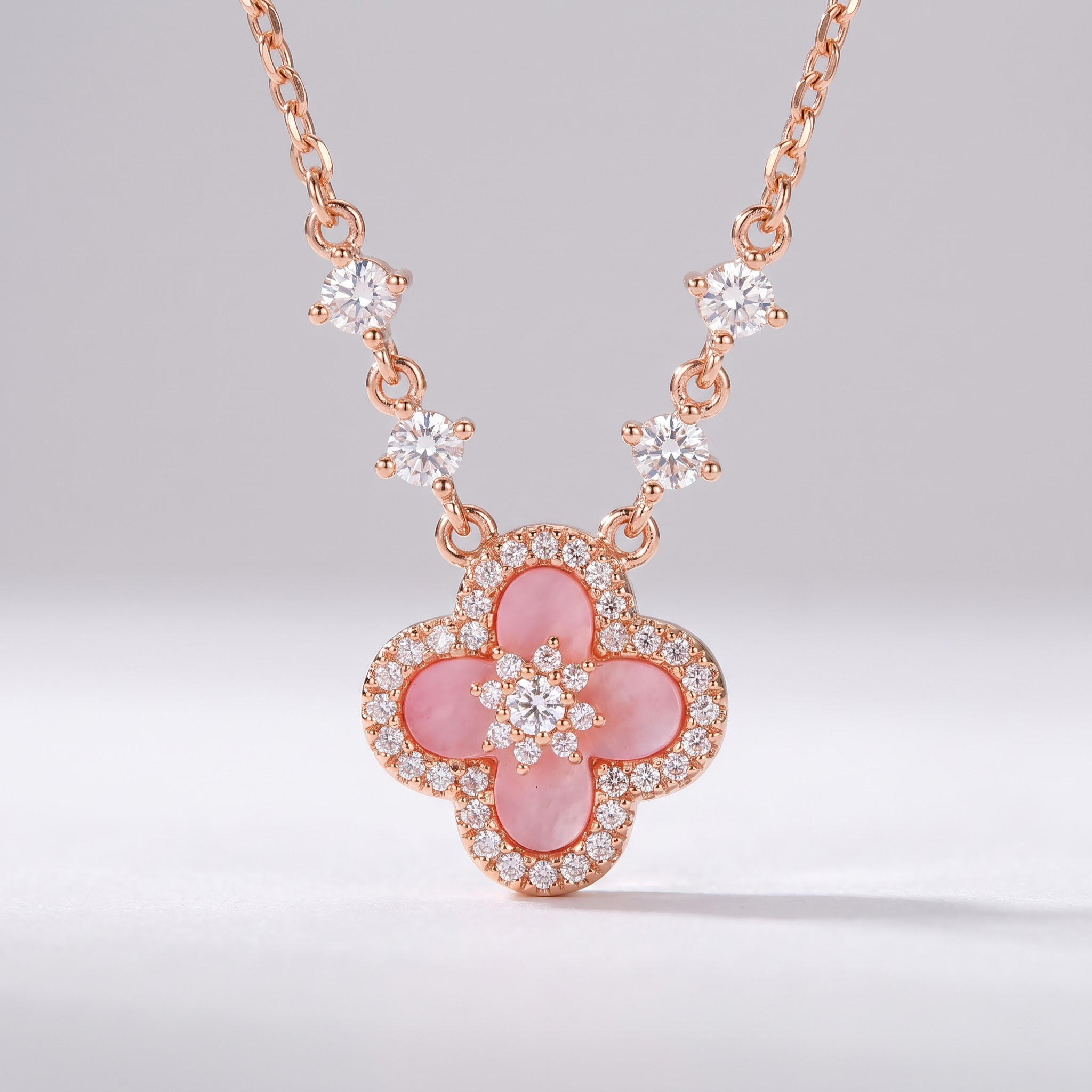 SAKURA PINK CLEEF NECKLACE
