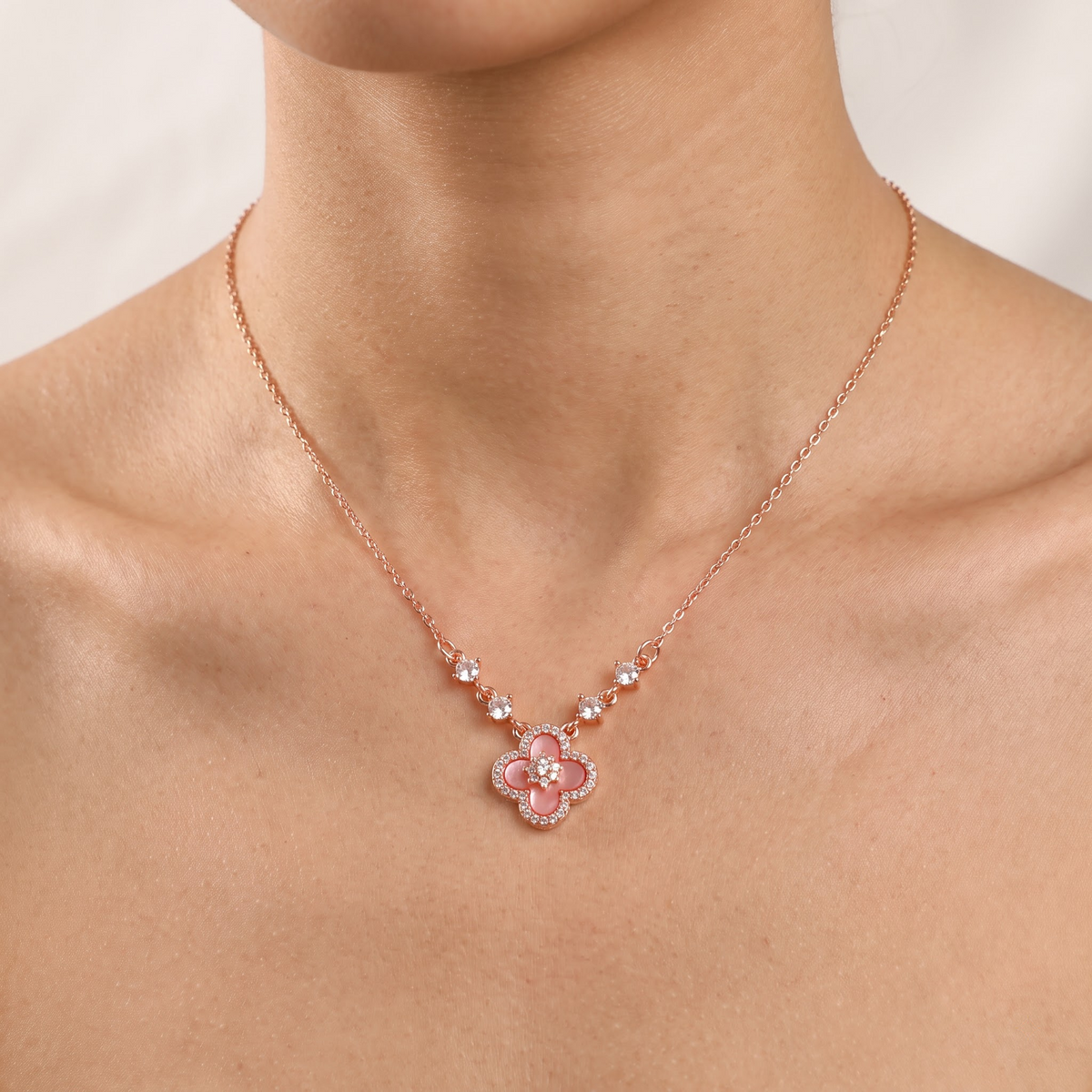 SAKURA PINK CLEEF NECKLACE