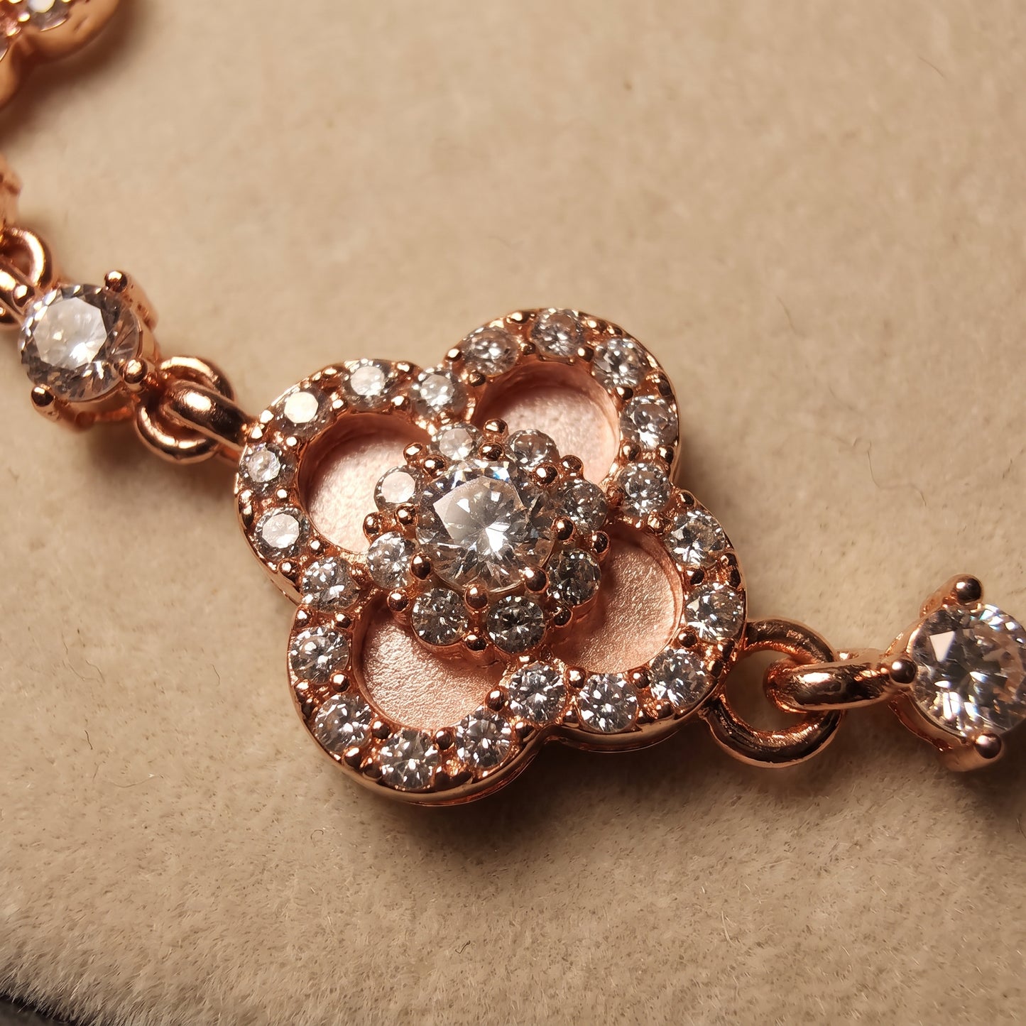 SAKURA PINK CLEEF BRACELET